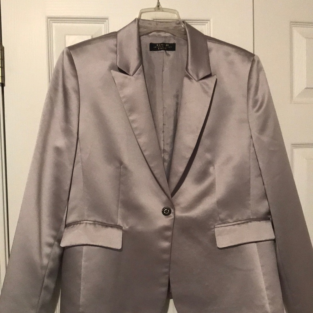 Tahari Luxe Silver Blazer w ornate button. Great for upcoming holiday events.